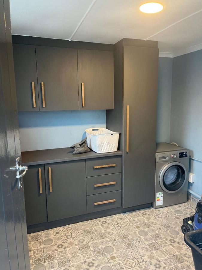 28 On Symonds Luxstudio 4 Джордж Екстериор снимка