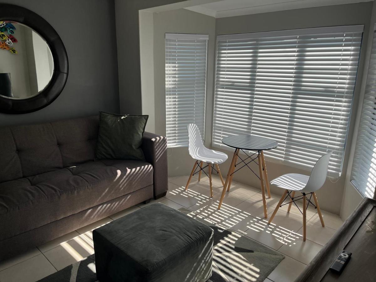 28 On Symonds Luxstudio 4 Джордж Екстериор снимка