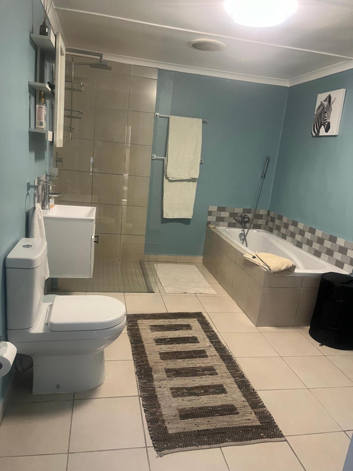 28 On Symonds Luxstudio 4 Джордж Екстериор снимка