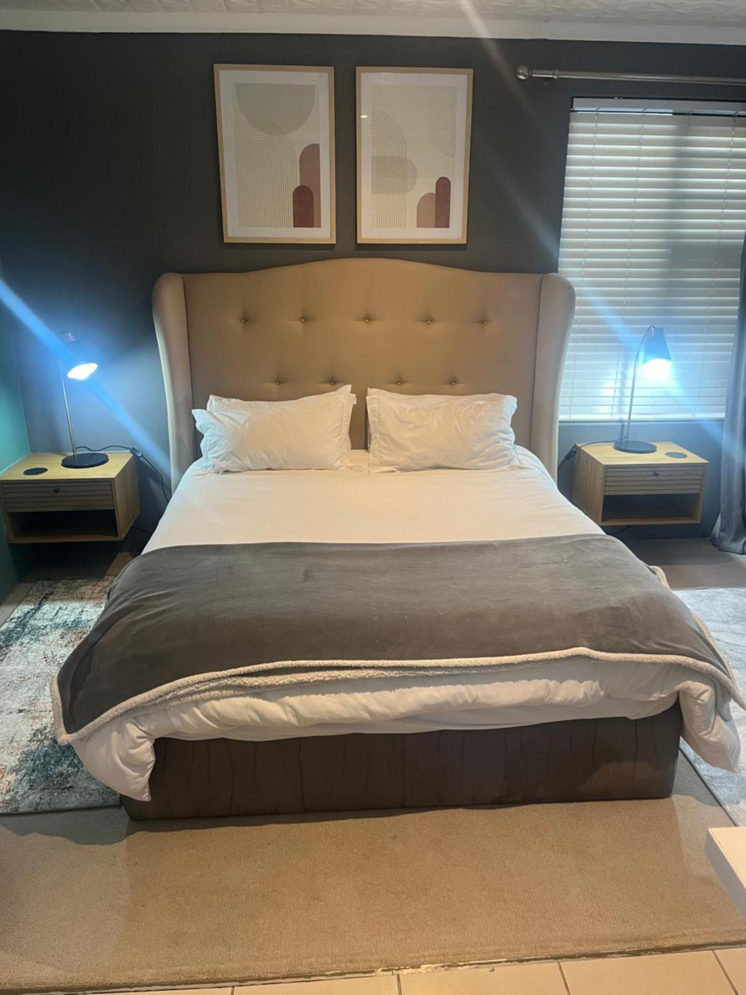 28 On Symonds Luxstudio 4 Джордж Екстериор снимка